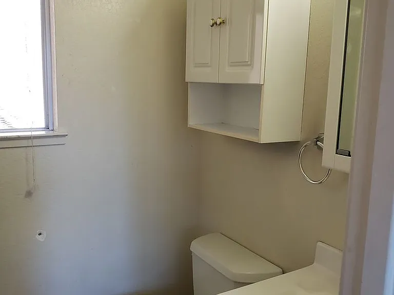 210 Locust St — Photo 6