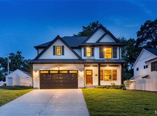 122 Morningside Dr, Saint Louis, MO
