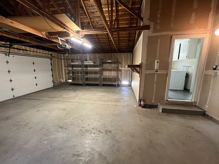 660 Helen Dr — Photo 31
