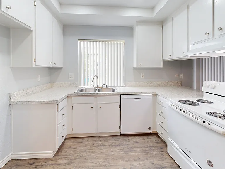 Cedar Glen Apartment Homes — Photo 30