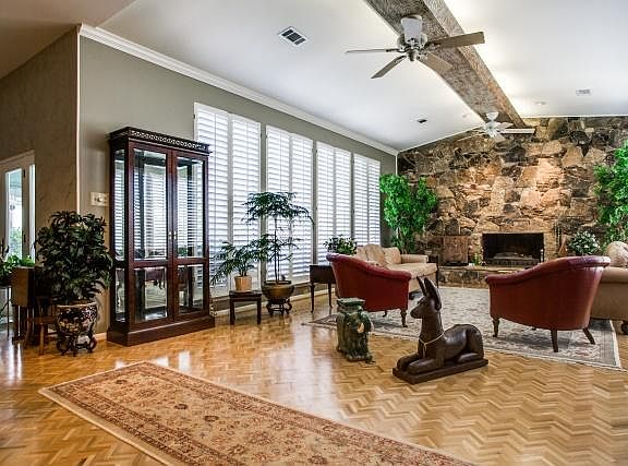3rd image of 3103 Squireswood Dr