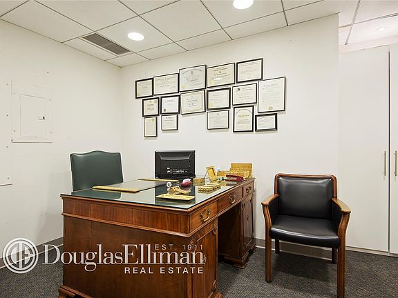 4th image of 345 E 37th St Rm 320