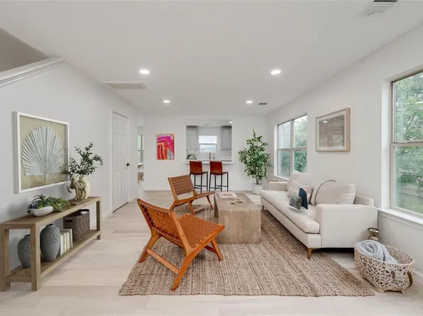 7400 S Glenn St, Austin, TX 78744