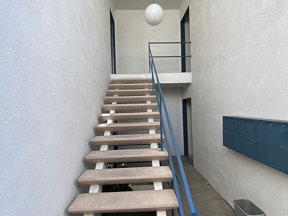 3rd image of 1436 Loma Dr #2