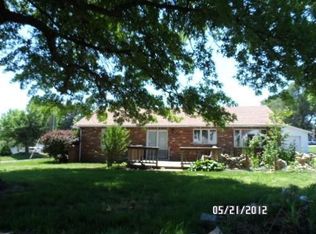 808 Broad St, Waverly, MO 64096