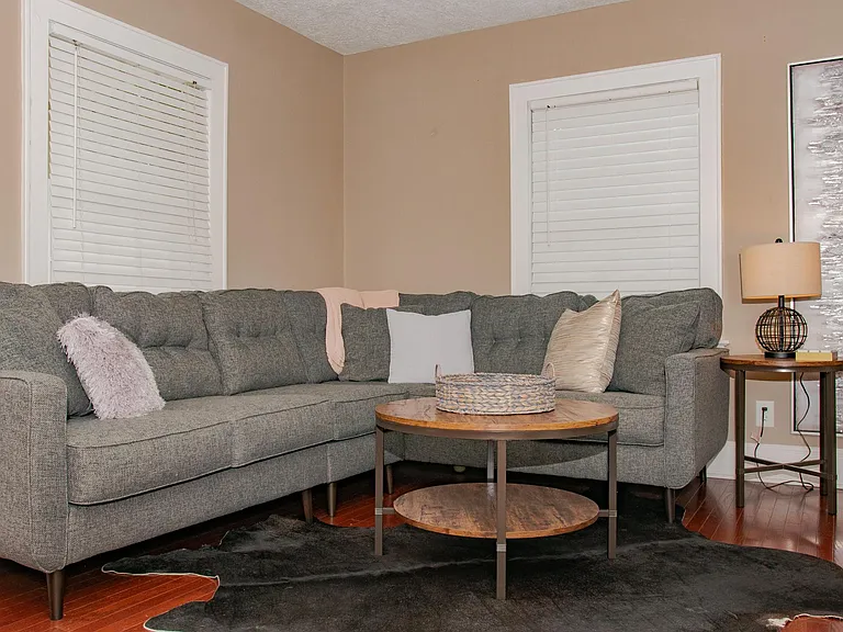 755 Berkeley Ave NW — Photo 5