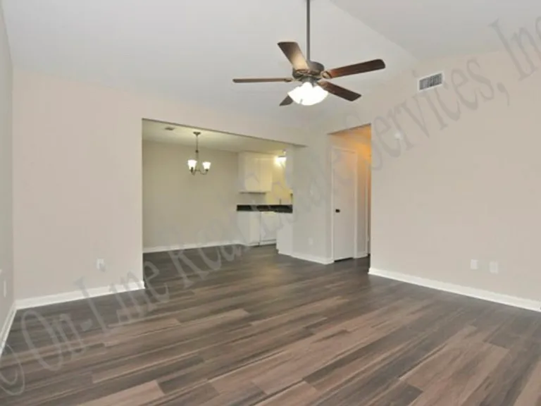 701 Balcones Dr #64 — Photo 3