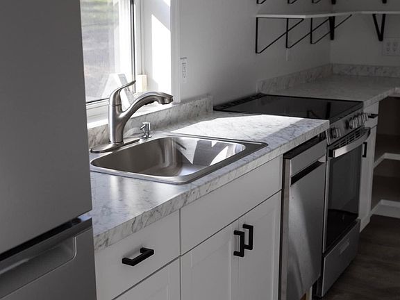 5th image of 3508 Manford Dr #B