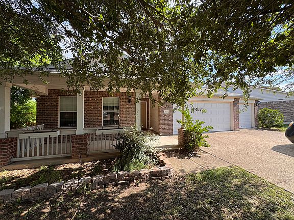 2nd image of 615 Kingfisher Ln