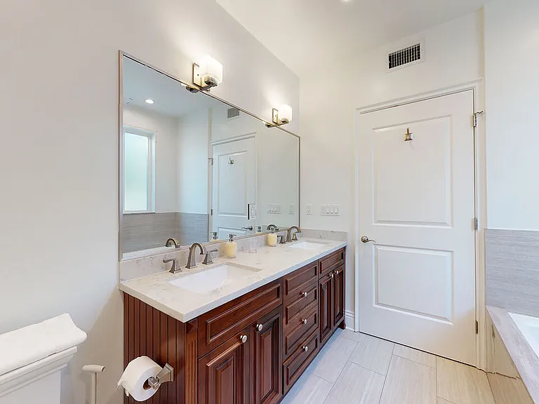 907 S Shenandoah St #101 — Photo 29