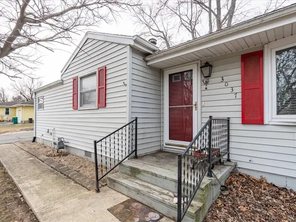 3037 S Wheatland Rd, Decatur, IL 62521