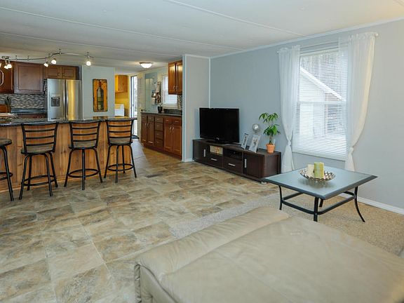 1213 44th St-105