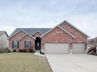 722 Sunset Ln, O'Fallon, MO 63366