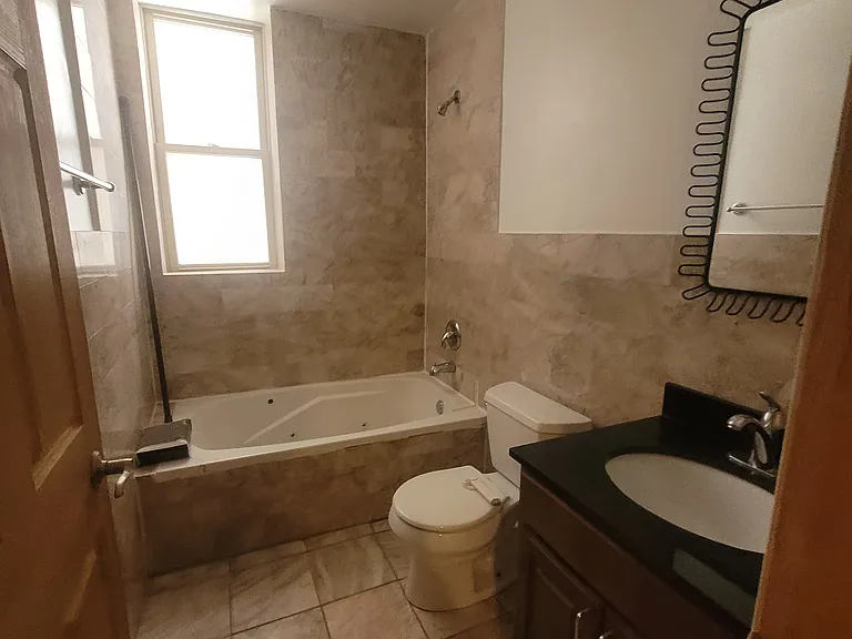 3439 W Belle Plaine Ave #1 — Photo 9
