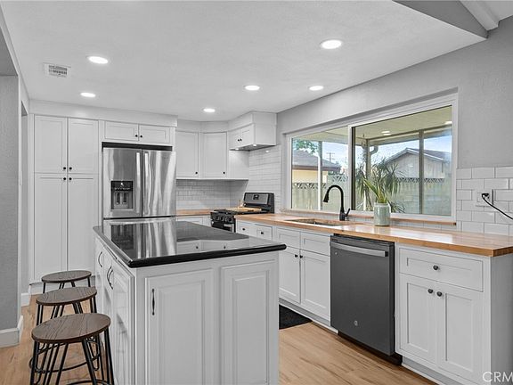 5th image of 2258 N Arrowhead Ave