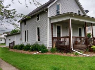 824 2nd St, Columbus Junction, IA 52738