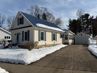 712 W Walnut St, Hastings, MI, 49058