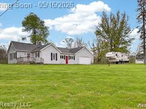 12384 Hill Rd, Goodrich, MI 48438