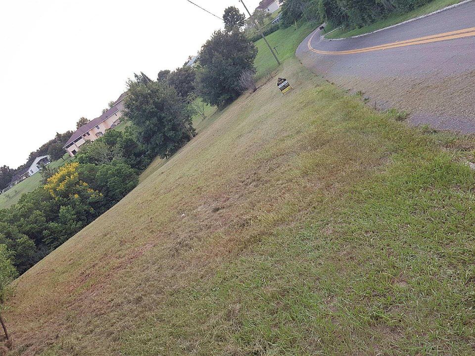 2nd image of Lake Starr Blvd S