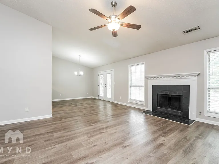 2351 Bankston Cir — Photo 6