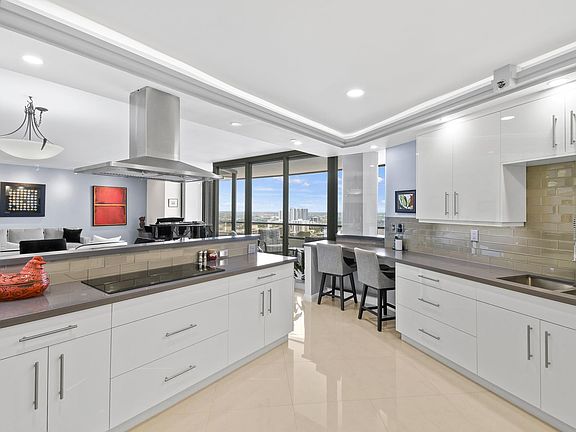 2nd image of 100 Lakeshore Dr APT 2154