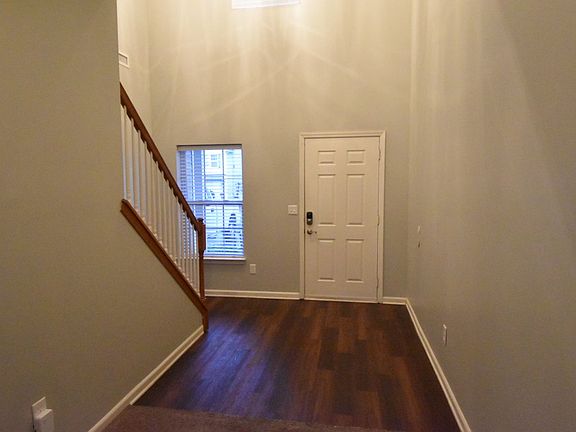 5th image of 705 Sherman St