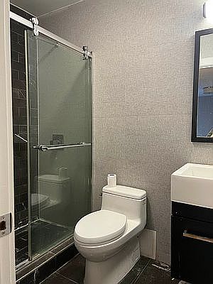 5th image of 291 Pleasant Ave #5
