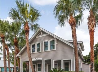 1103 Ocean Blvd APT D, Saint Simons Island, GA 31522