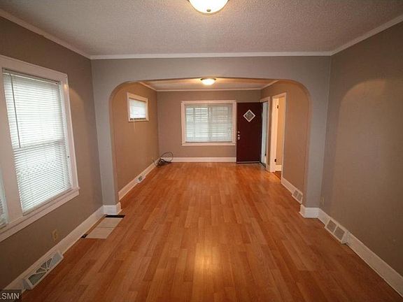 3rd image of 997 Saint Anthony Ave