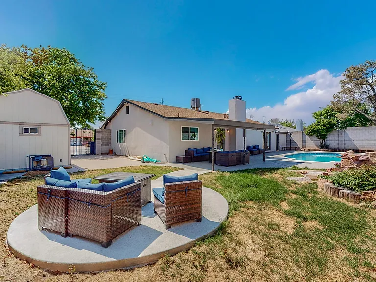 6830 Louisiana Blvd NE — Photo 46