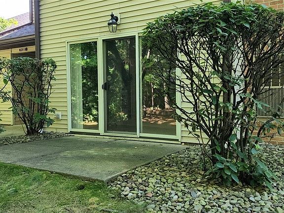 5th image of 7137 Village Dr Unit 713