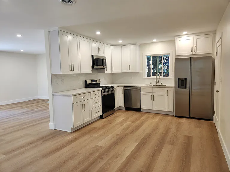 2270 Yucca St — Photo 9