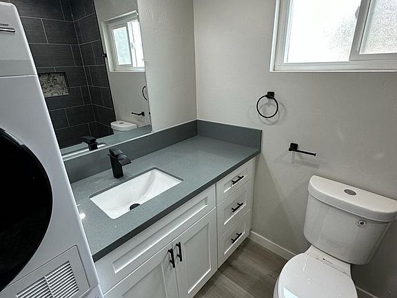 2nd image of 2123 Mission Ave #9