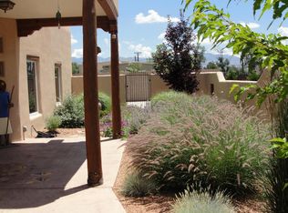 401 Ramsey Ln NW, Los Ranchos, NM 87114