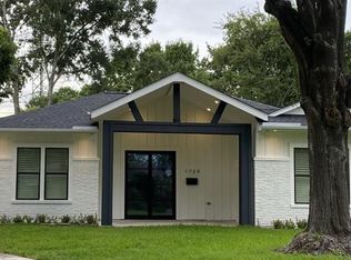 1734 Stonecrest Dr, Houston, TX 77018