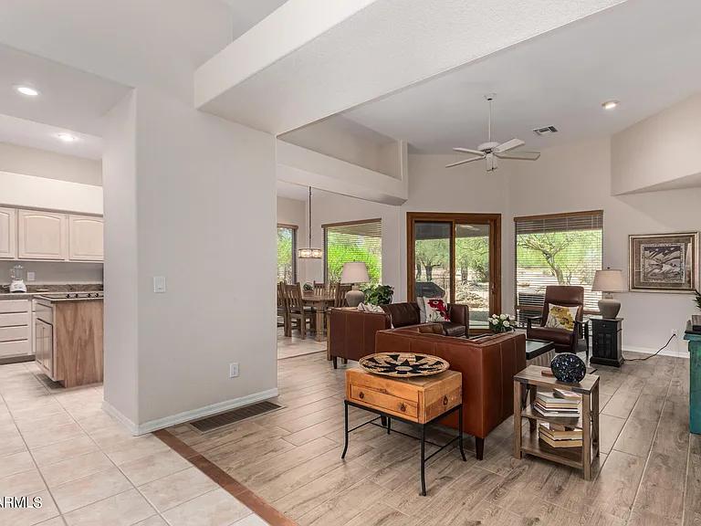 27422 N Montana Dr — Photo 3
