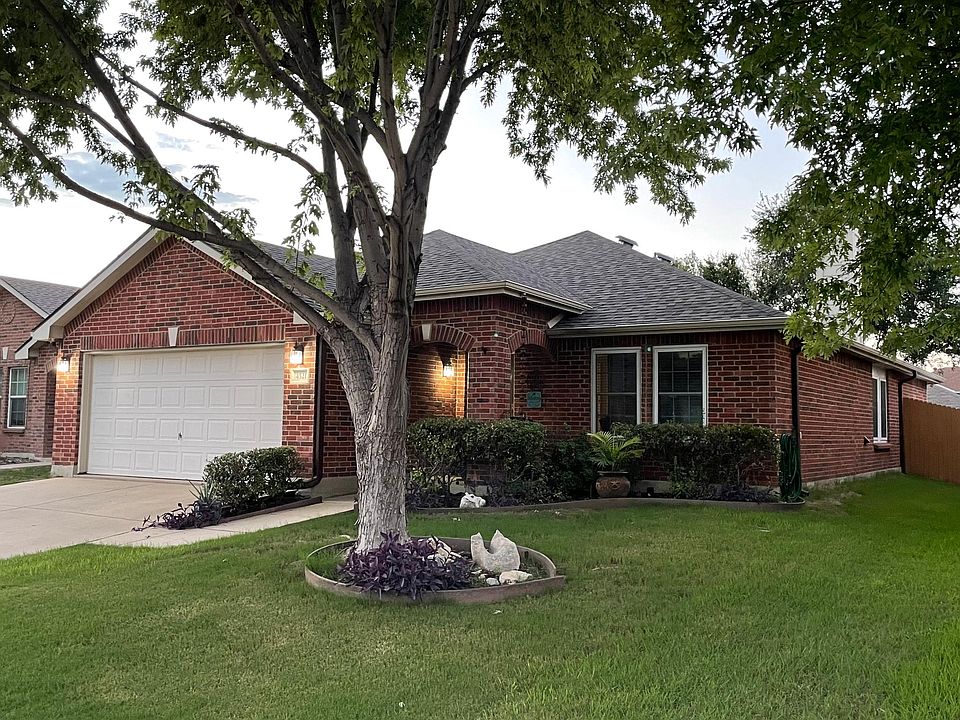 2nd image of 4521 Hounds Tail Ln