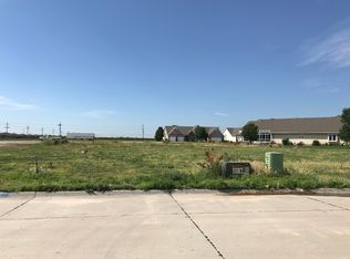 3903 Warbler Rd, Grand Island, NE 68806