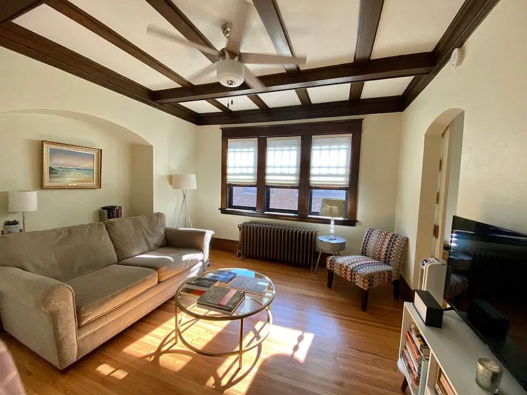 833 Grand Apartments — Photo 1