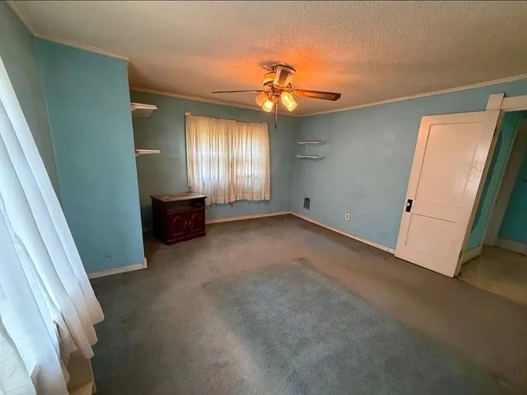 1425 Prouty Ave — Photo 15