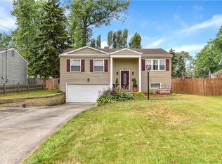1220 Bexley Dr, Austintown, OH