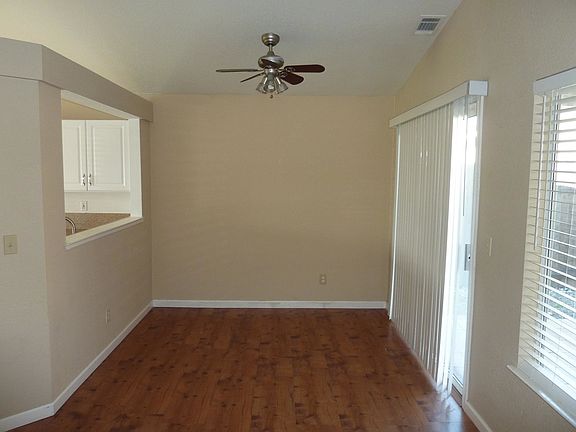 Dining area W/sliding door to backyard