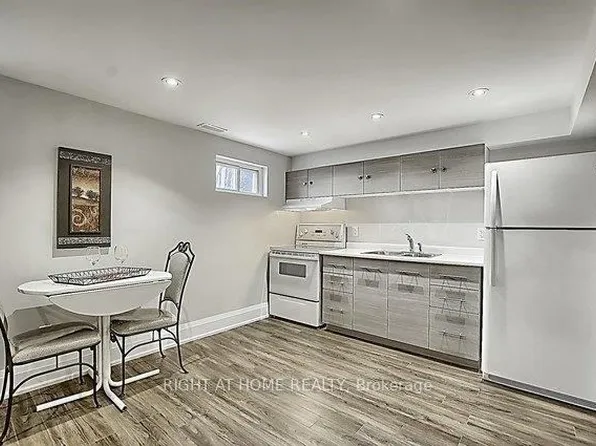 167 Septonne Ave, Newmarket, ON L3Y 2W4