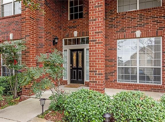 4th image of 8308 Summer Park Dr