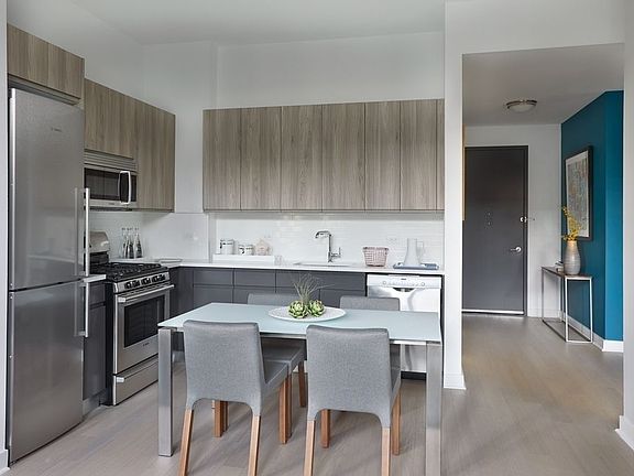 4th image of 365 Bond St APT A723