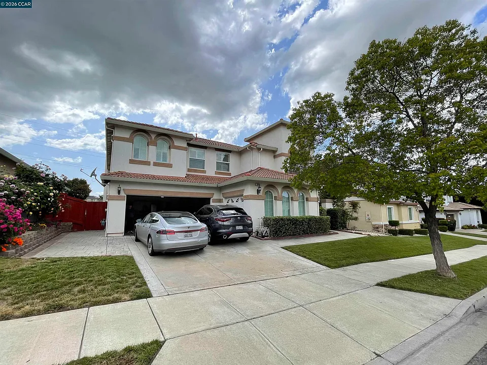 2649 Torrey Pines Dr