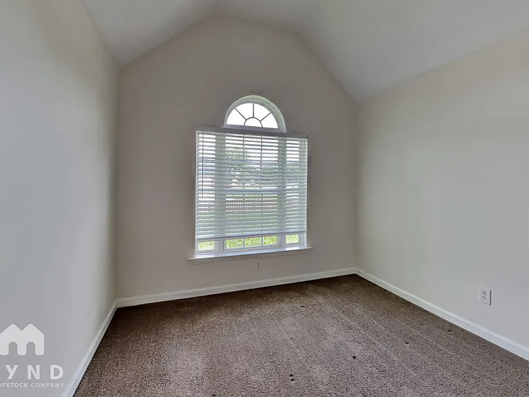 2401 Pinyon Dr — Photo 12