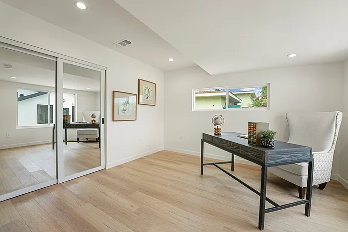 5308 S Victoria Ave — Photo 26