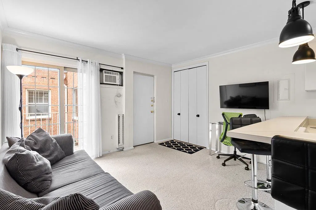 2515 P St NW, Washington DC 20007 — Photo 4
