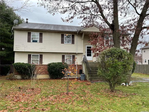 75 N Cedar Lane, Amityville, NY 11701